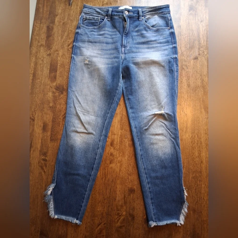 KanCan Medium Wash Disyressed Hem Estilo KC9167QM 13/30
